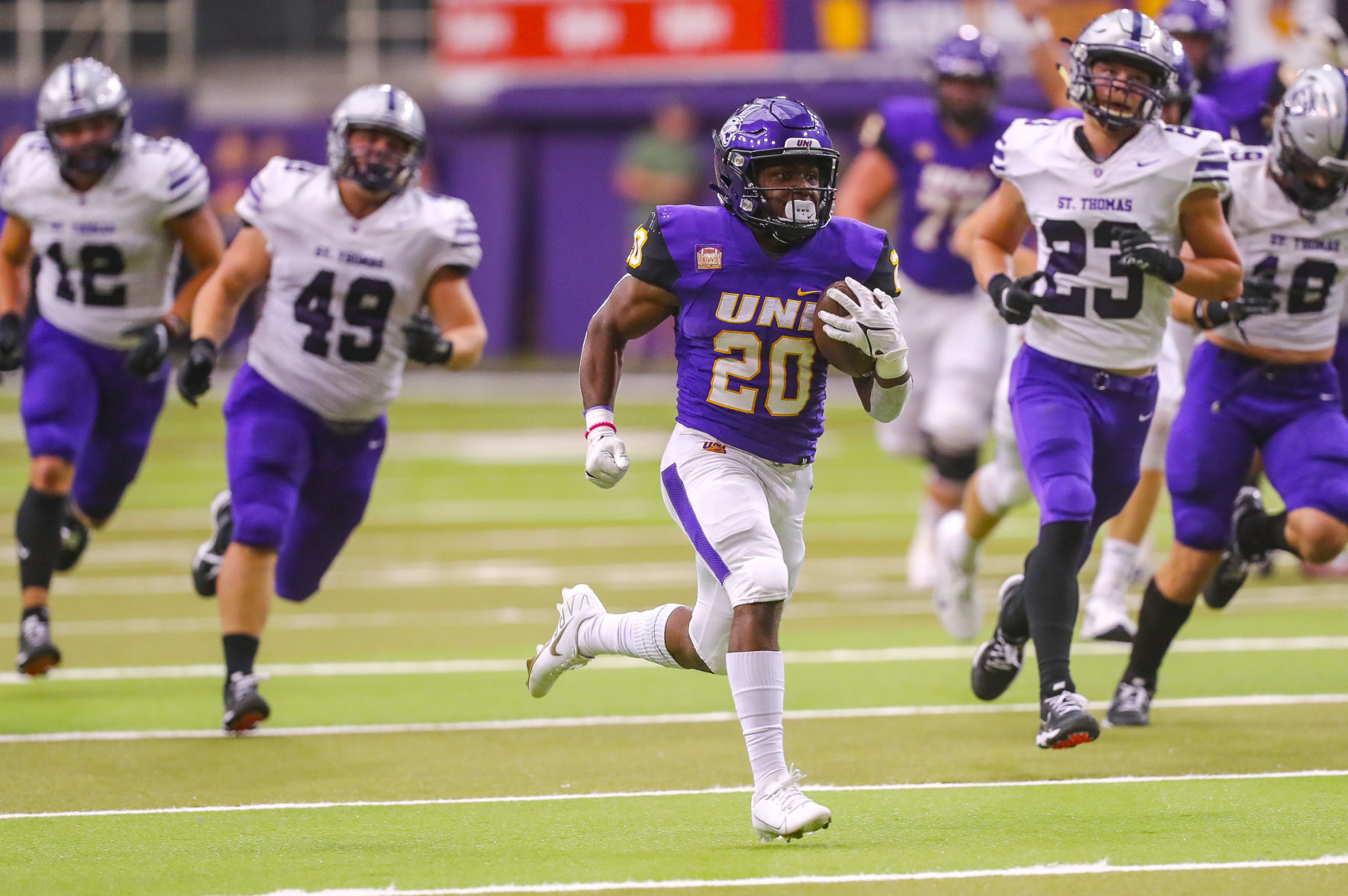 FBall UNI vs. St. Thomas 1
